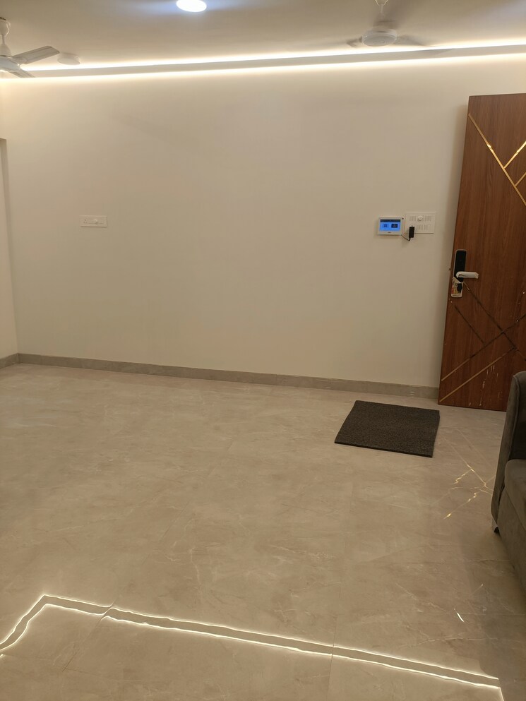 Room, jay prakash nagar 2 Bedroom 600 Sq.Ft. Apartment In Jay Prakash Nagar Mumbai 8868445