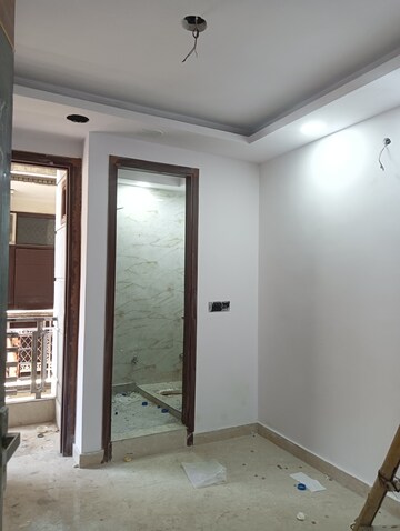Building Lobby in 1 BHK Builder Floor at Govindpuri – for Rent