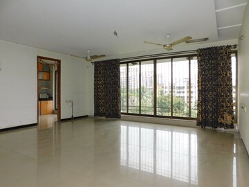 Room in 3 BHK Apartment at Iris Villa, Chembur – for Rent