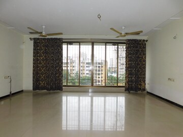 Room in 3 BHK Apartment at Iris Villa, Chembur – for Rent