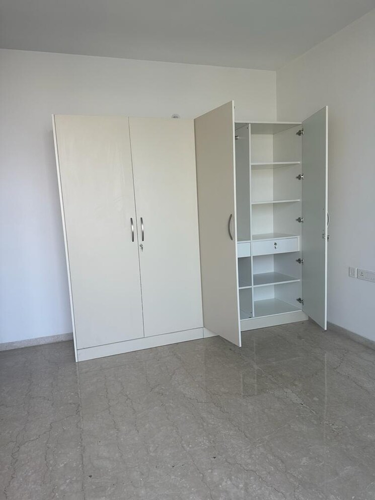 Bedroom, oberoi-realty-esquire 3 Bedroom 1820 Sq.Ft. Apartment In Goregaon East Mumbai 8868461