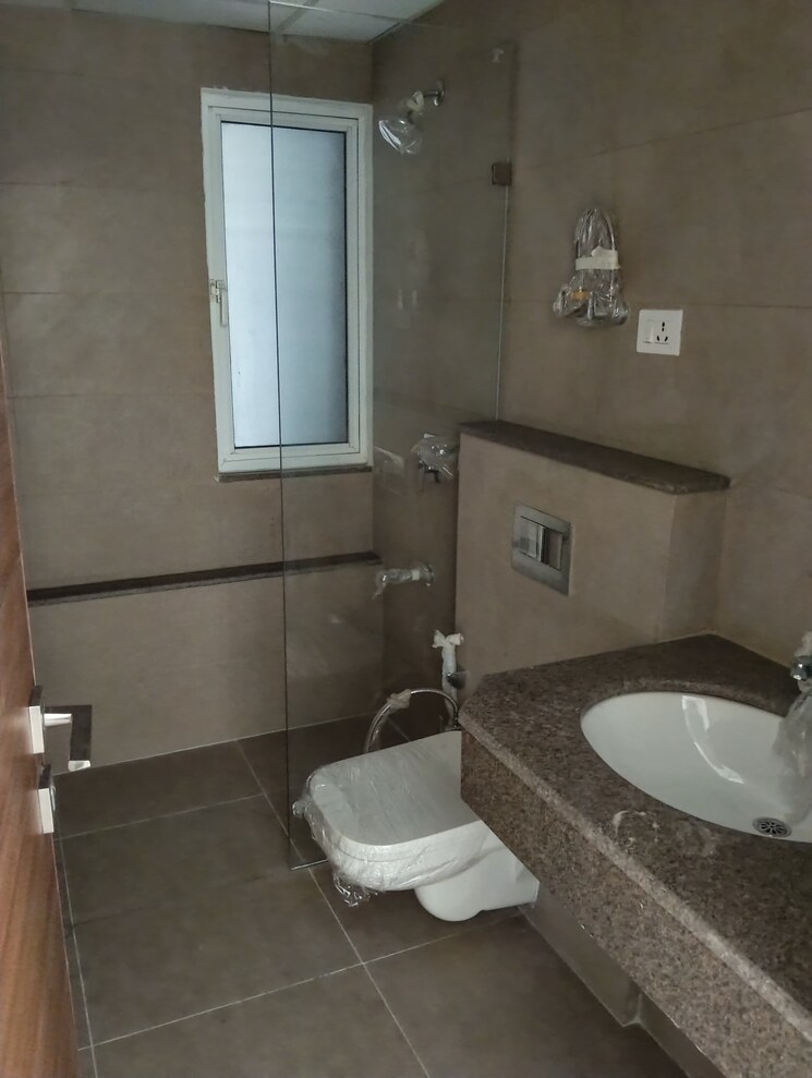 Bathroom, godrej-meridien 3 Bedroom 2002 Sq.Ft. Apartment In Sector 106 Gurgaon 8868548