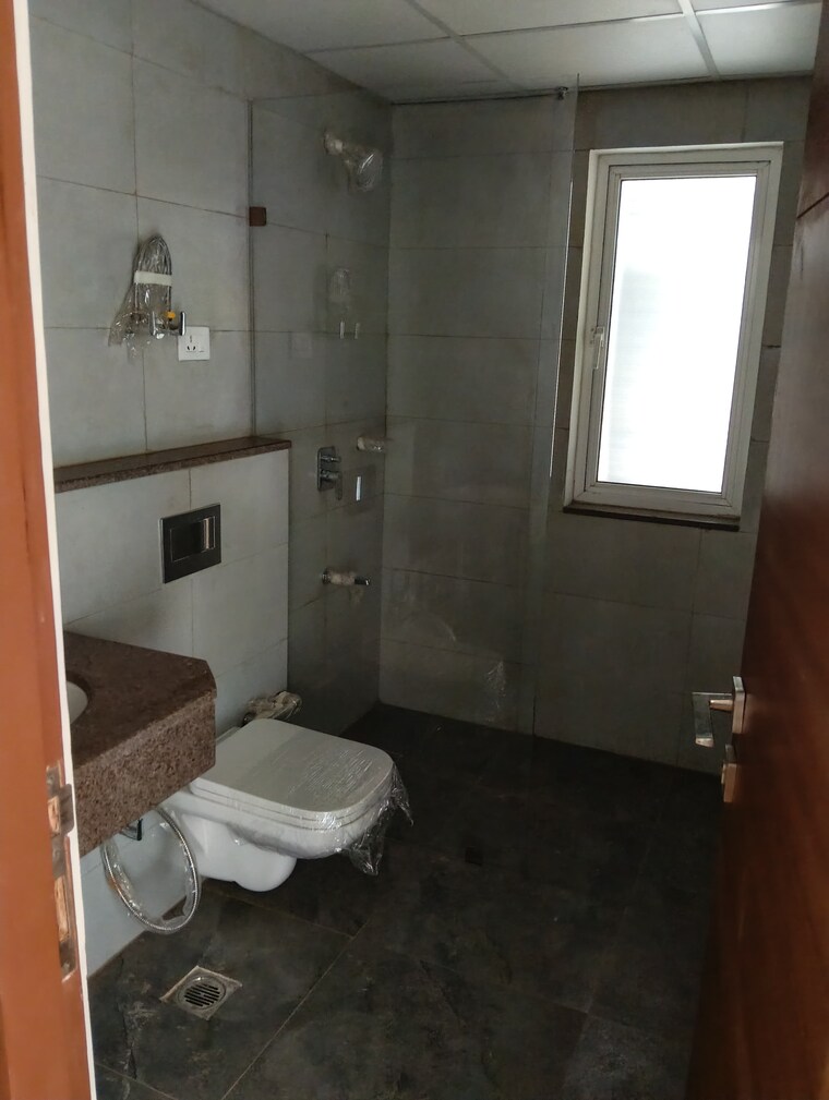 Bathroom, godrej-meridien 3 Bedroom 2002 Sq.Ft. Apartment In Sector 106 Gurgaon 8868548