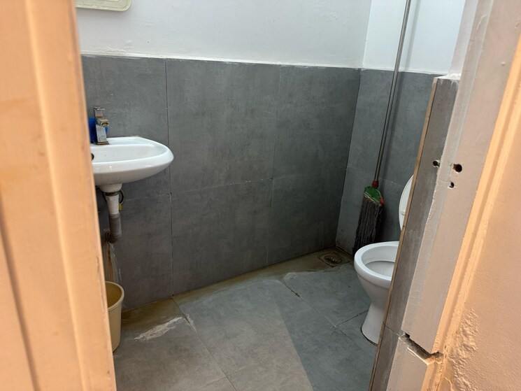 Bathroom, thaltej Commercial Office Space 808 Sq.Ft. In Thaltej Ahmedabad 8868487