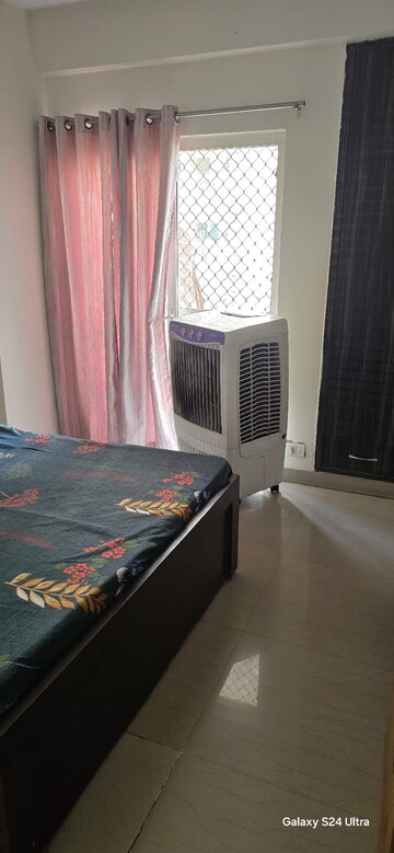 Bedroom in 2.5 BHK Apartment at Anthem French Apartment, Sector 16b Greater Noida – for Rent