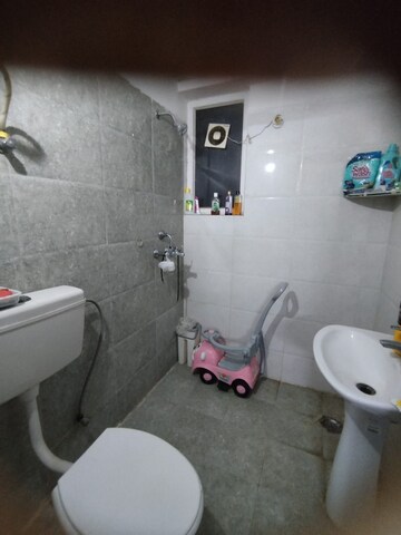 Bathroom in 2.5 BHK Apartment at Anthem French Apartment, Sector 16b Greater Noida – for Rent
