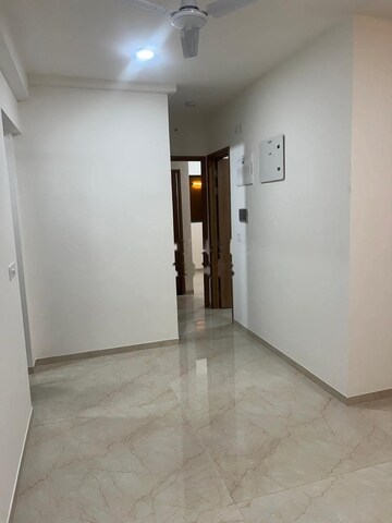 Room in 4 BHK Apartment at Nahar Amaryllis Towers and Plaza, Chandivali – for Sale