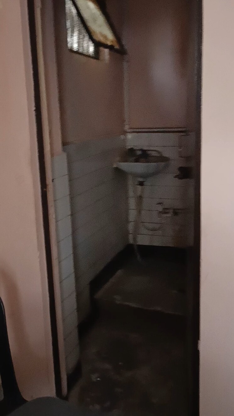 Bathroom, shalimar garden extension i 2 Bedroom 900 Sq.Ft. Builder Floor In Shalimar Garden Extension I Ghaziabad 8868696