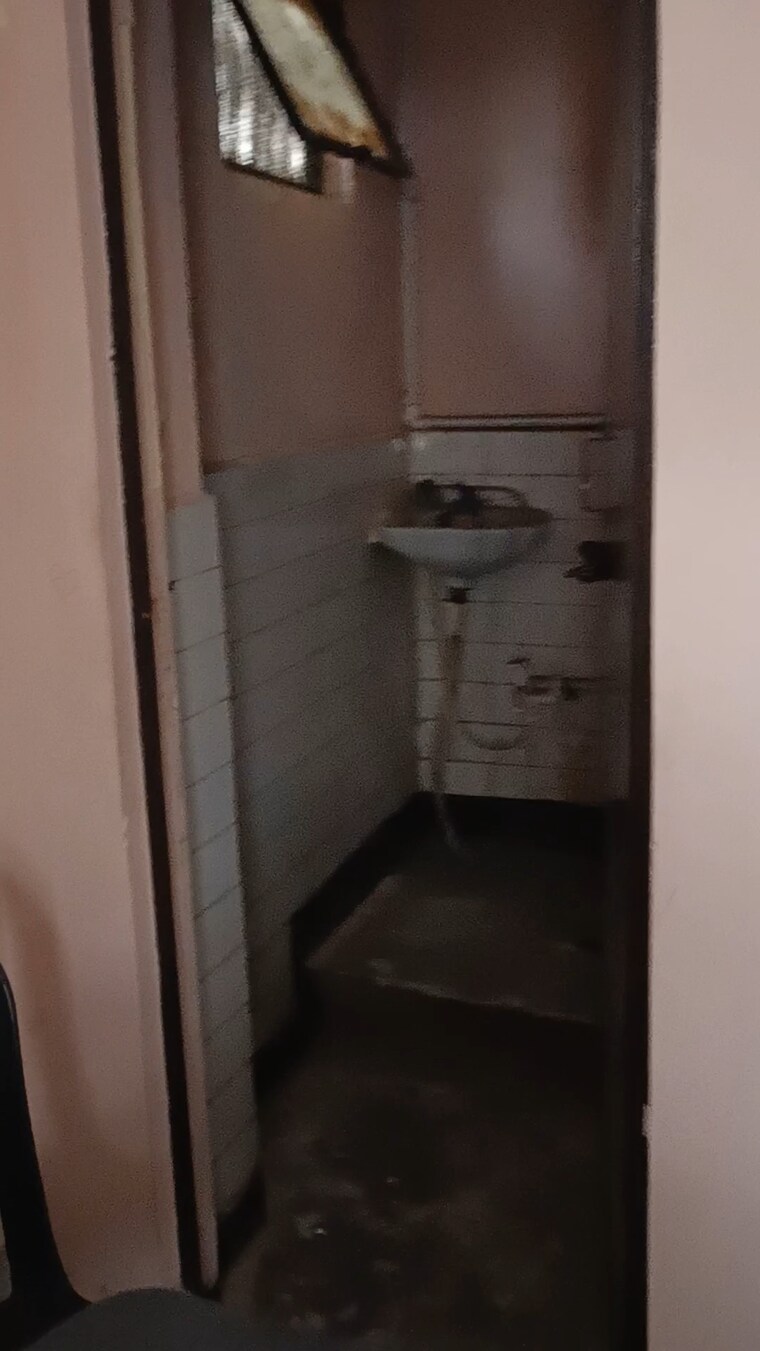 Bathroom, shalimar garden extension i 2 Bedroom 900 Sq.Ft. Builder Floor In Shalimar Garden Extension I Ghaziabad 8868696