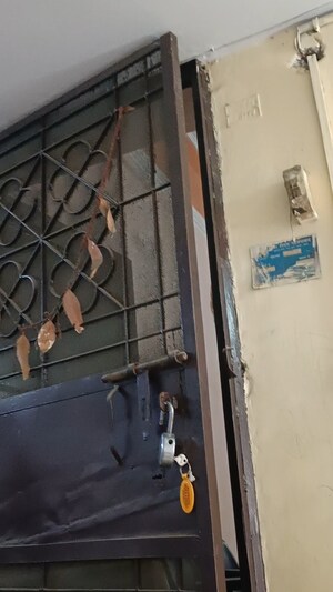 Furnished Amenities in 2 BHK Builder Floor at Shalimar Garden Extension I – for Sale