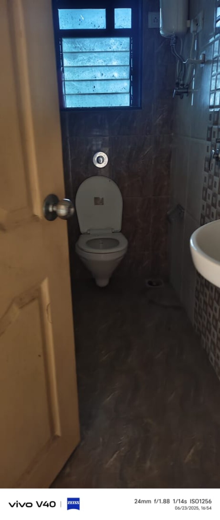 Bathroom, solitaire-heights 2 Bedroom 1050 Sq.Ft. Apartment In Malad West Mumbai 8868621