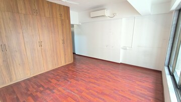 Room in 2 BHK Apartment at Aristo Pearl Residency, Prabhadevi – for Rent