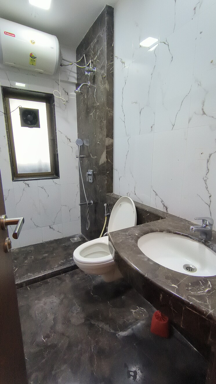 Bathroom, aristo-pearl-residency 2 Bedroom 950 Sq.Ft. Apartment In Prabhadevi Mumbai 8868679