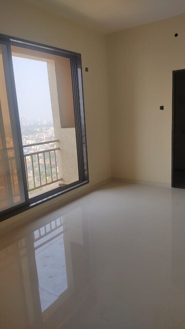 Room in 3 BHK Apartment at Gami Reagan, Ghansoli – for Rent
