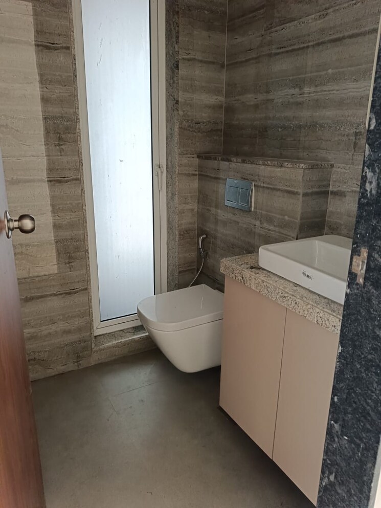 Bathroom, runwal-nirvana 3 Bedroom 1250 Sq.Ft. Apartment In Parel Mumbai 8868726