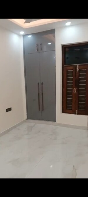 Room in 3 BHK Builder Floor at Sector 98 – for Sale