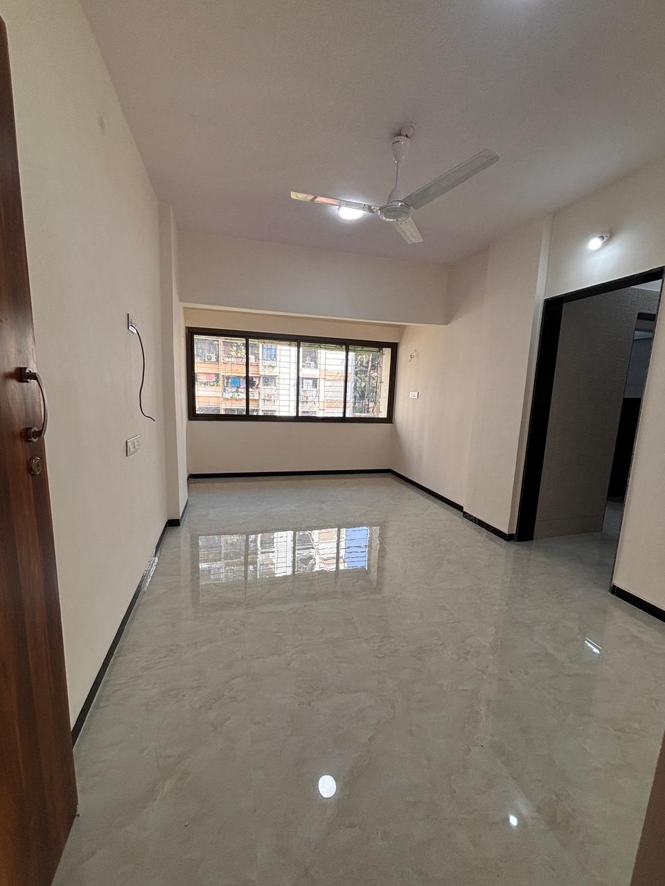 1 BHK 500 Sq.Ft. Apartment in Lok Milan