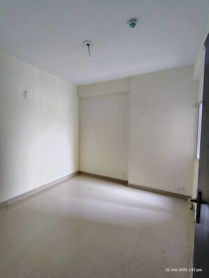 Room in 2 BHK Apartment at Amrapali Enchante, Tech Zone 4 Greater Noida – for Sale