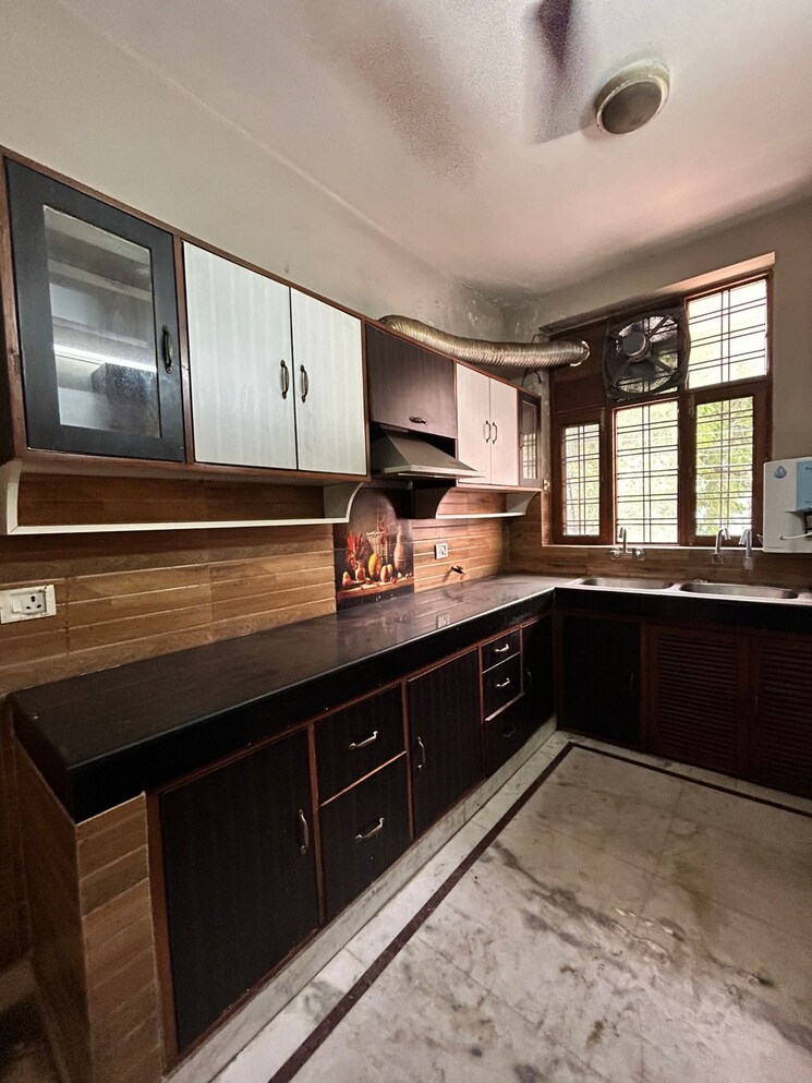 Kitchen, palam vihar 2 Bedroom 1200 Sq.Ft. Builder Floor In Palam Vihar Gurgaon 8868899