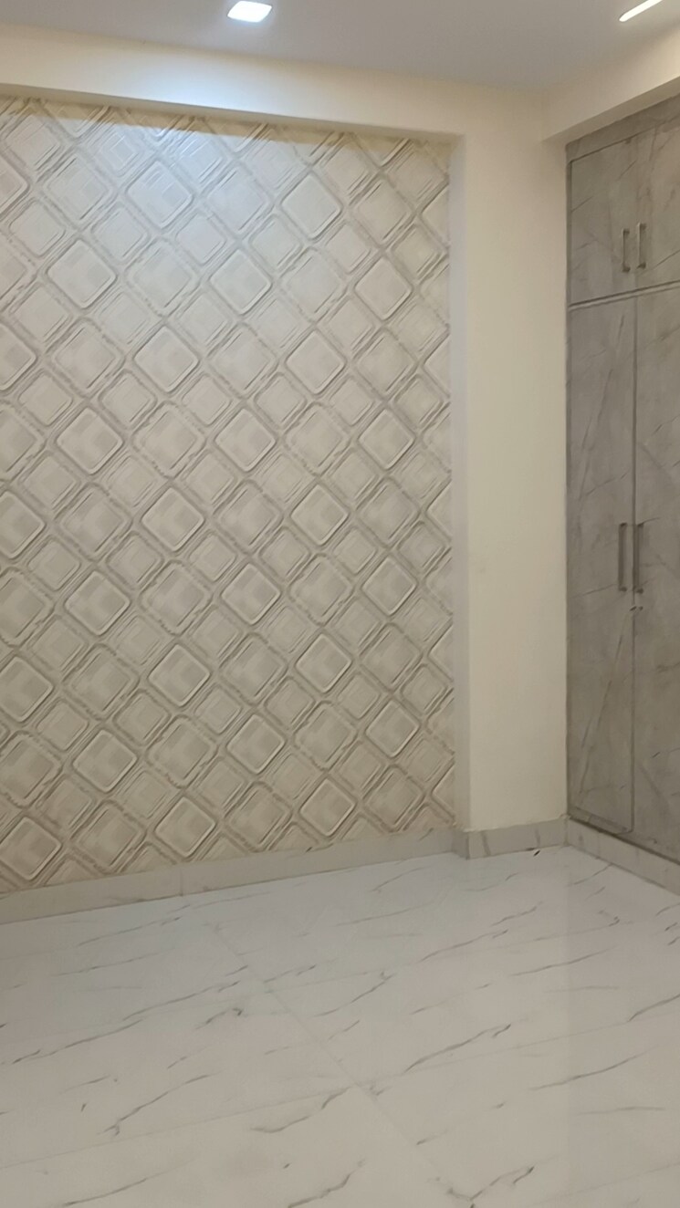 Bathroom, shalimar garden extension i 3 Bedroom 1100 Sq.Ft. Builder Floor In Shalimar Garden Extension I Ghaziabad 8868943