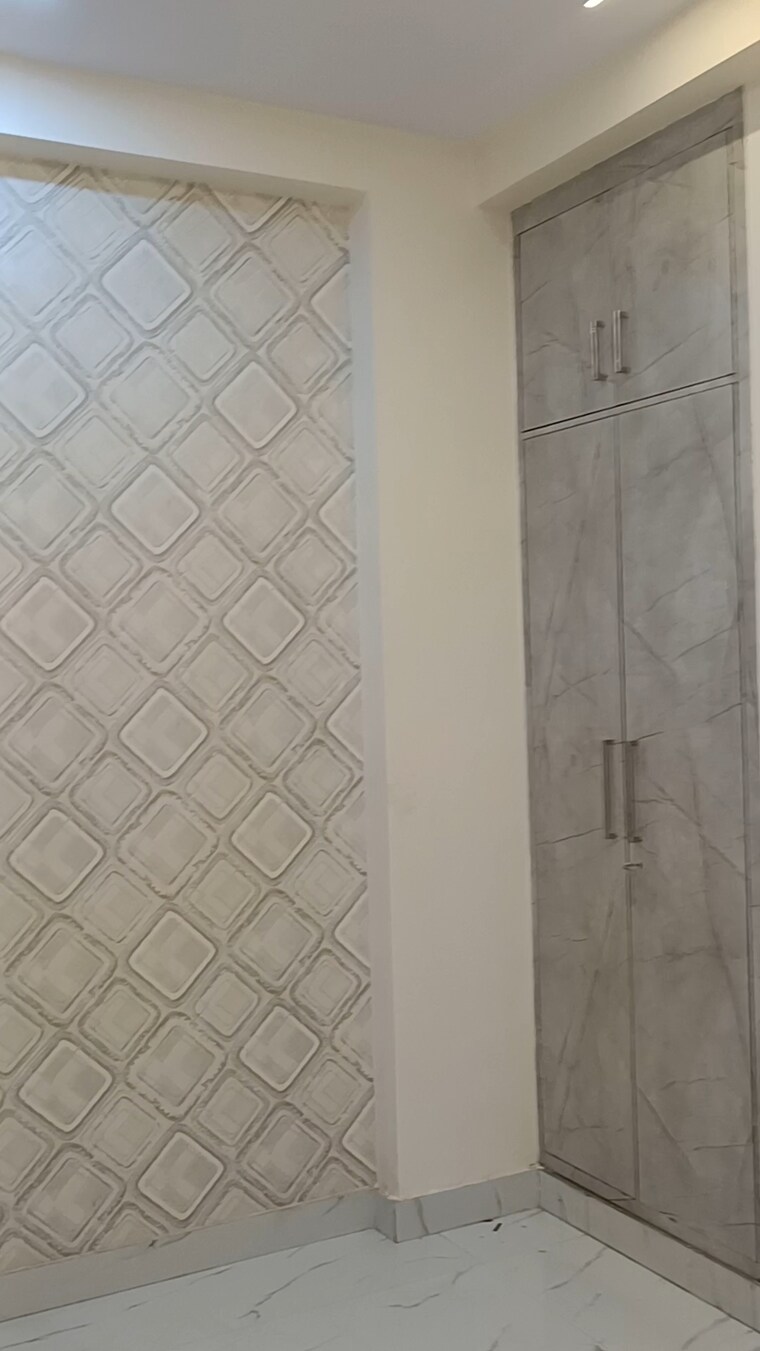 Bathroom, shalimar garden extension i 3 Bedroom 1100 Sq.Ft. Builder Floor In Shalimar Garden Extension I Ghaziabad 8868943