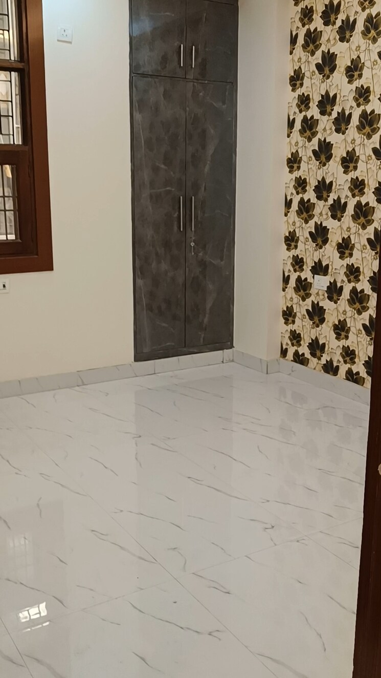 Bathroom, shalimar garden extension i 3 Bedroom 1100 Sq.Ft. Builder Floor In Shalimar Garden Extension I Ghaziabad 8868943