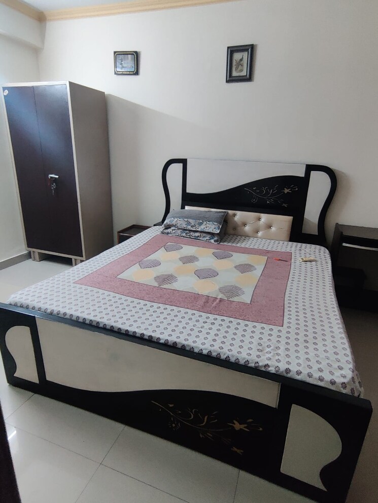 Bedroom, penta-homes 2 Bedroom 1300 Sq.Ft. Apartment In Vip Road Zirakpur 8868924