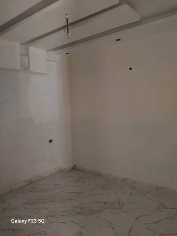 Room in 2.5 BHK Apartment at Shri Ram City 1, Bisrakh Jalalpur – for Sale