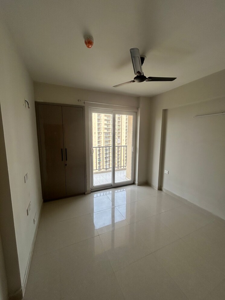 Room, tata-eureka-park 2 Bedroom 1100 Sq.Ft. Apartment In Sector 150 Noida 8868948