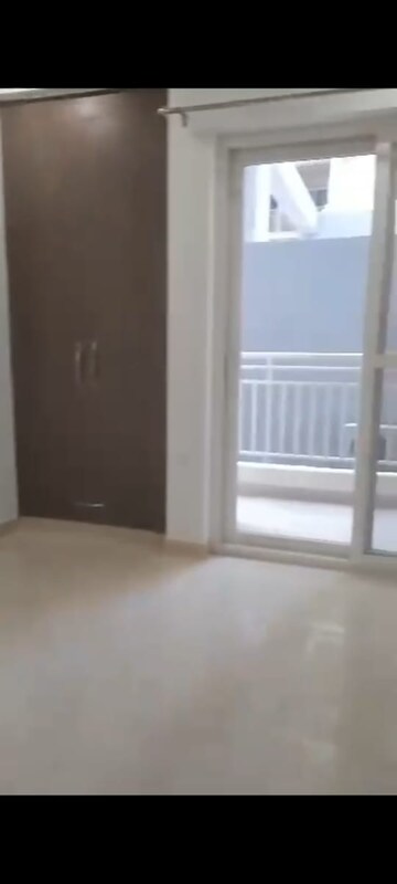 Room in 3 BHK Apartment at Civitech Stadia, Sector 79 – for Rent