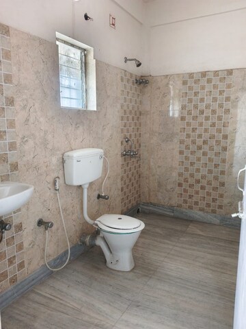 Furnished Amenities in 3 BHK Apartment at Santoshpur – for Rent