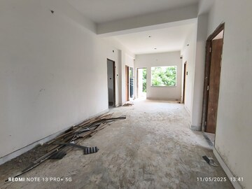 Living Room in 2 BHK Apartment at Santoshpur – for Rent