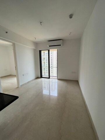 2.5 BHK Apartment For Rent in Raheja Acropolis, Deonar