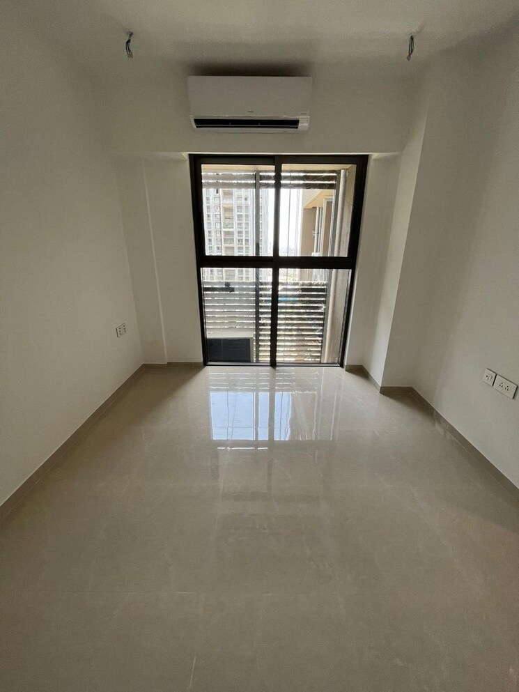 Room, raheja-acropolis 2.5 Bedroom 900 Sq.Ft. Apartment In Deonar Mumbai 8869084