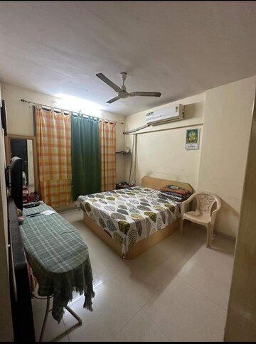 Bedroom in 1 BHK Apartment at Shree Niketan, Kandivali West – for Rent