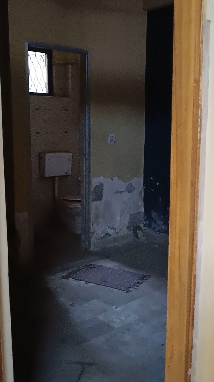 Bathroom, shalimar garden extension i 2 Bedroom 800 Sq.Ft. Builder Floor In Shalimar Garden Extension I Ghaziabad 8869067