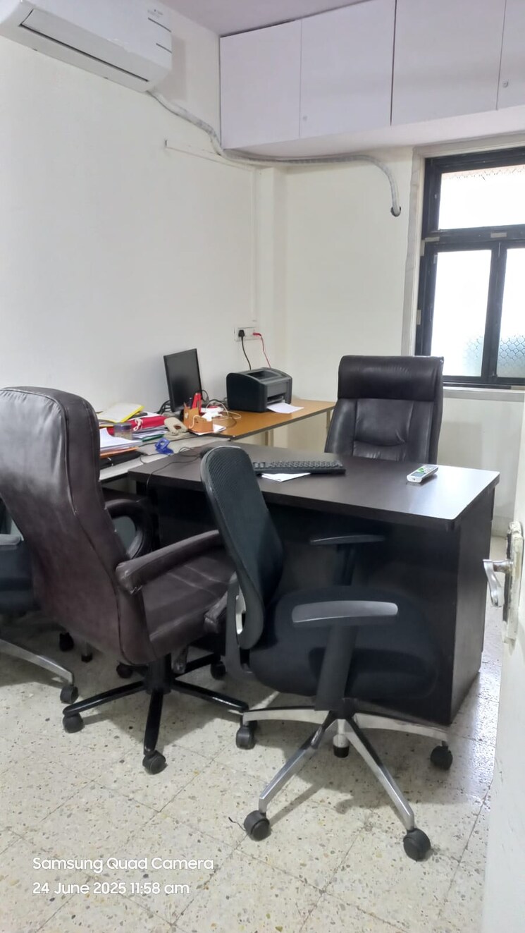 Team Area, naupada Commercial Office Space 500 Sq.Ft. In Naupada Thane 8869056