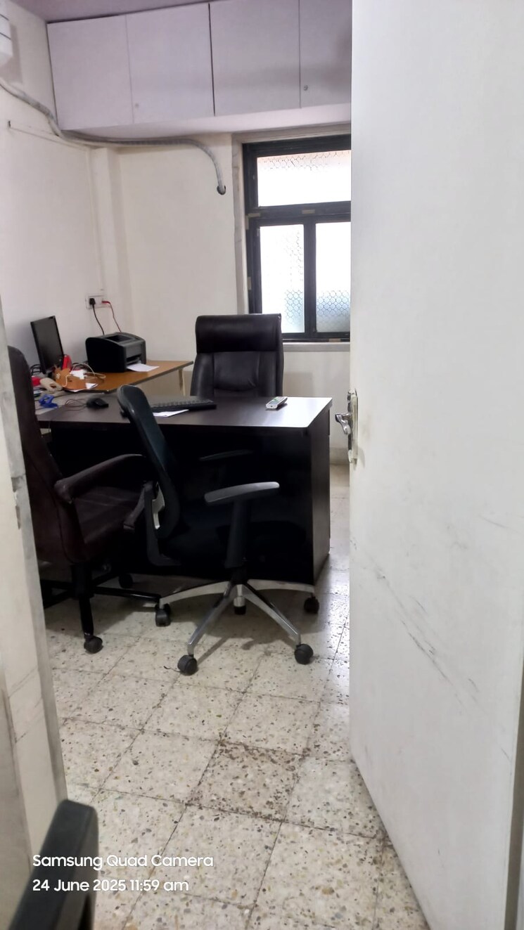 Team Area, naupada Commercial Office Space 500 Sq.Ft. In Naupada Thane 8869056