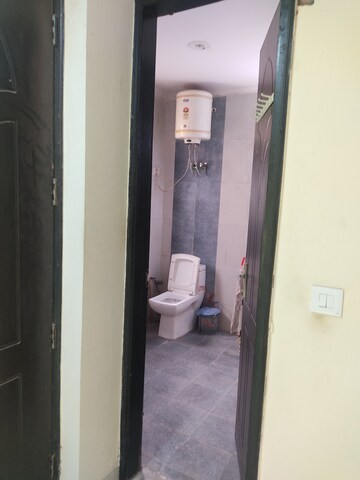 Furnished Amenities in 3 BHK Builder Floor at Vasant Enclave – for Rent