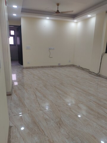 Furnished Amenities in 3 BHK Builder Floor at Vasant Enclave – for Rent