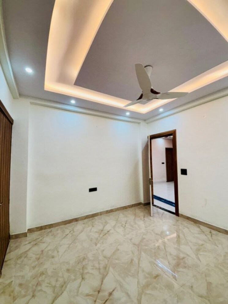 Room, shouryapuram 3 Bedroom 1100 Sq.Ft. Builder Floor In Lal Kuan Ghaziabad 8869046