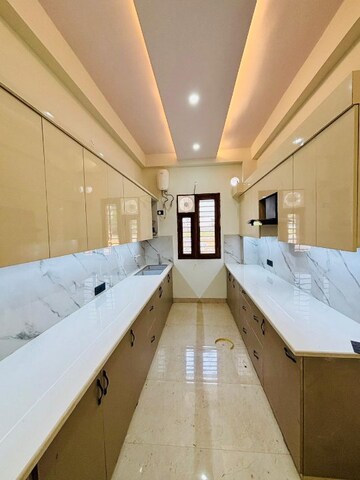 Kitchen in 3 BHK Builder Floor at Shouryapuram, Lal Kuan – for Sale