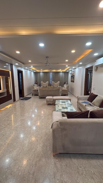 Living Room in 4 BHK Apartment at Uppal Southend, Sector 49 – for Rent