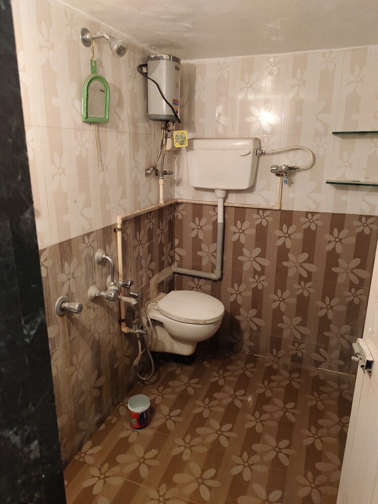 Bathroom, laxmi-park-chs-vartak-nagar 1 Bedroom 550 Sq.Ft. Apartment In Vartak Nagar Thane 8869118