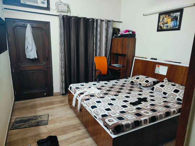 Bedroom, smart-world-orchard 3.5 Bedroom 1750 Sq.Ft. Apartment In Sector 61 Gurgaon 8869248