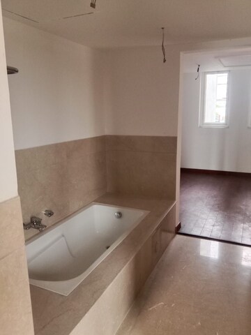 Attached Bathroom in 2 BHK Builder Floor at Alaknanda – for Rent