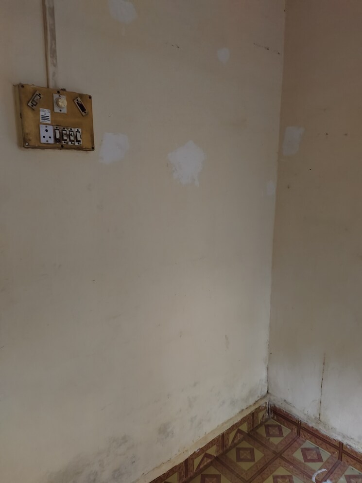 Room, shree-swami-samarth-ashirwad 1 Bedroom 12000 Sq.Ft. Apartment In Samata Nagar Thane 8869341