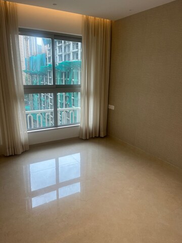 Room in 3 BHK Apartment at Hiranandani Highland, Powai – for Rent