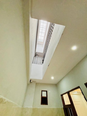Furnished Amenities in 3 BHK Builder Floor at Shouryapuram, Lal Kuan – for Sale