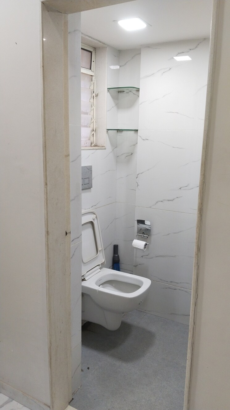 Bathroom, shree-mahavir-darshan 1 Bedroom 536 Sq.Ft. Apartment In Lower Parel Mumbai 8869600